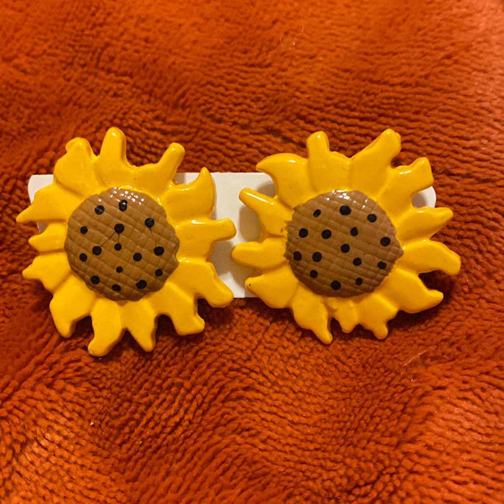 Sunflower Earrings.
